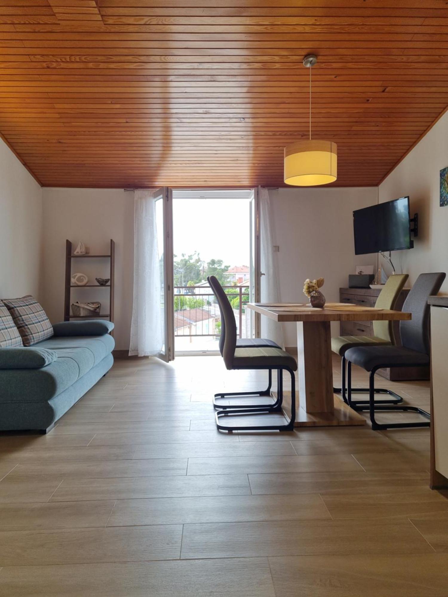 Apartments Matuc Malinska Bilik gambar