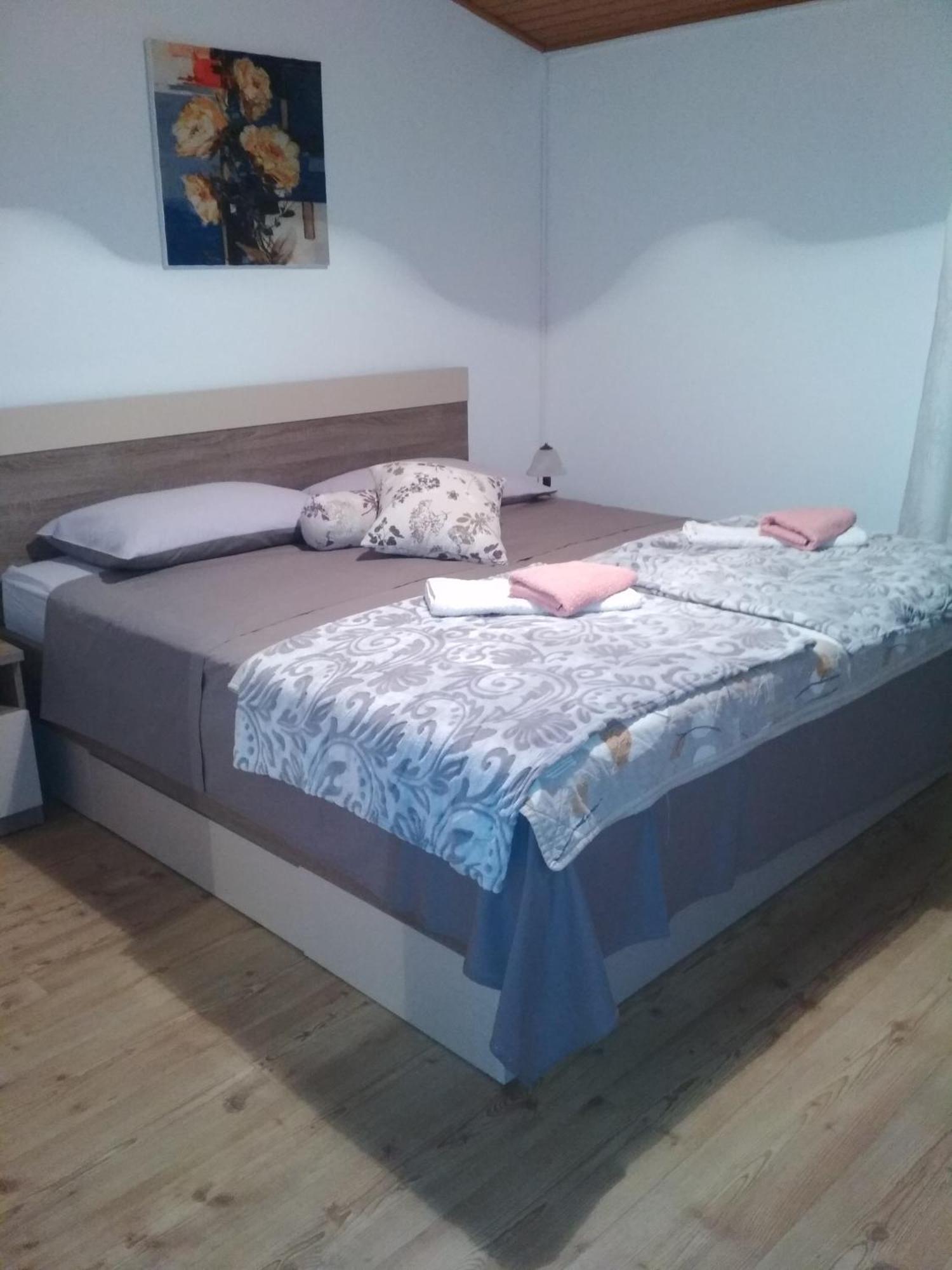 Apartments Matuc Malinska Bilik gambar