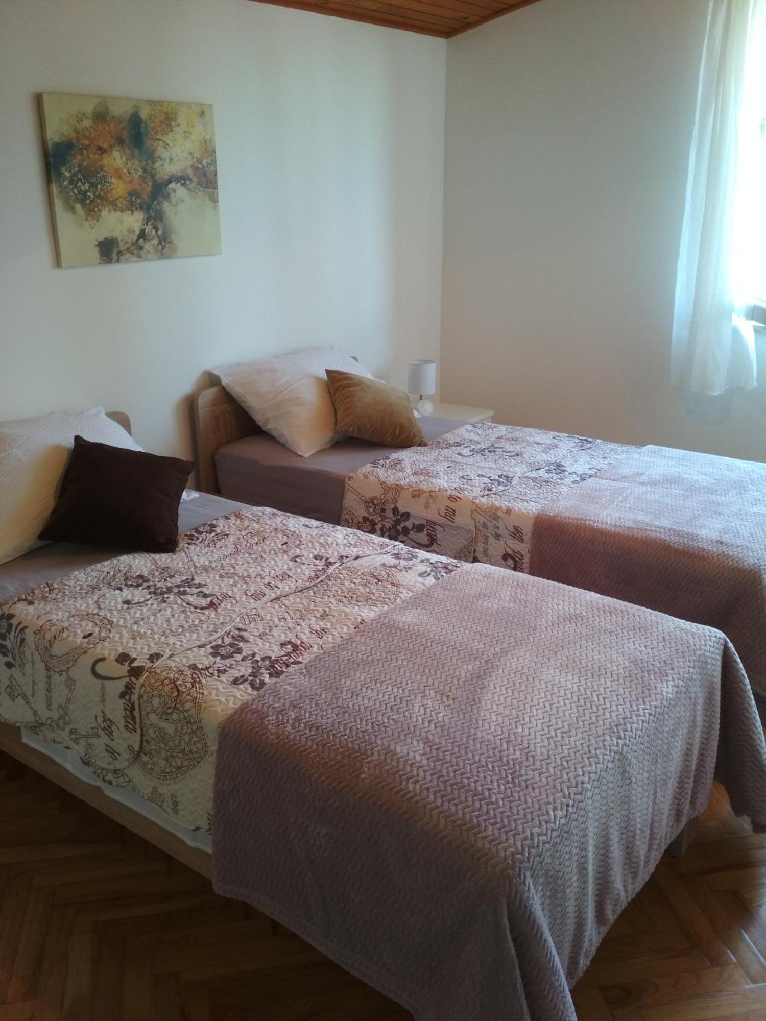Apartments Matuc Malinska Bilik gambar